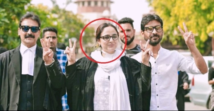 Lawyer Deepika Rajawat's Back In News With Her Latest Tweet And People Trend Her With The #ShamelessDeepika 