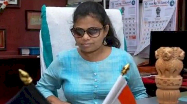 The Success Tale of Pranjal Patil, India’s First Visually Challenged Woman IAS Officer